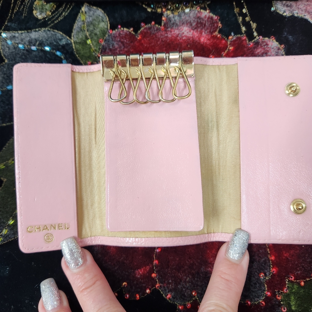 Chanel key and Card Wallet - Picture 9 of 11